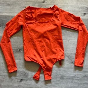 BNWOT Skims Essentials l/s bodysuit Fire